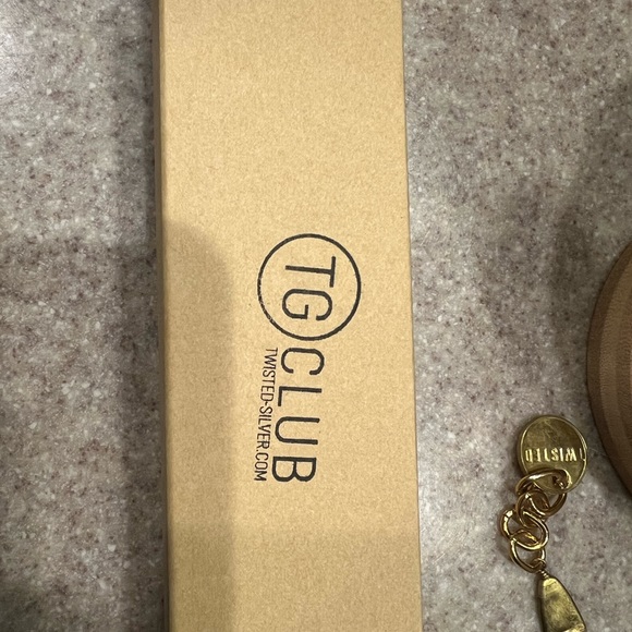 New Twisted Silver Element Necklace and Bracelet Set - Picture 7 of 10